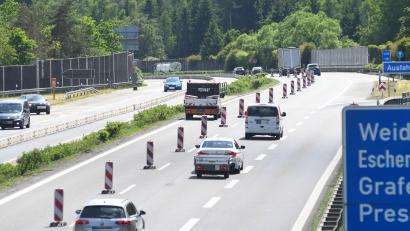 Bild: Gabi Schönberger
Die Vorarbeiten auf der Autobahn bei Weiden sind abgeschlossen.