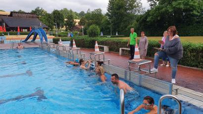 Archivbild: Lowak
Am 15. Juli ruft der Freibadförderverein Windischeschenbach wieder zum Sponsorenschwimmen auf.