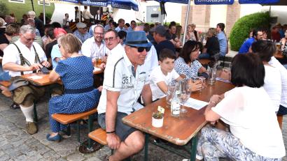 Bild: no
Die Festmeile bot beim Schlemmerfrühschoppen im Landhotel Weißes Ross kaum freie Plätze.