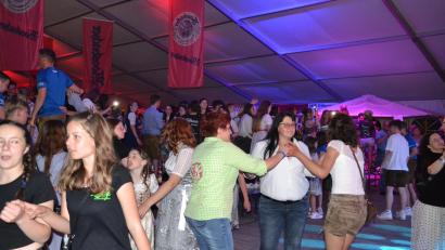 Bild: gi
Für beste Stimmung sorgt die Bayrische Band Hoaß im Festzelt der Spielvereinigung.