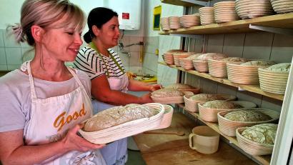 Bild: R. Kreuzer
Die Frauen hatten Zwiebel-, Schmier- und Käsekuchen sowie auch Brote gebacken.