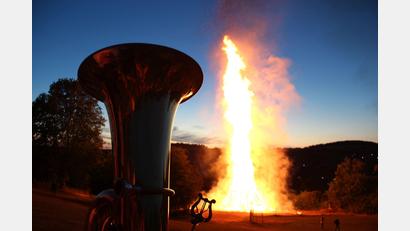 Archivbild: gri
Romantisch lodert so ein Johannisfeuer. Es will aber gut beobachtet und kontrolliert sein.
