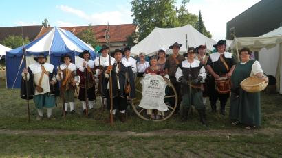 Repro: pi
Der erste Auftritt beim Lager in Teublitz im August 2012 war mit die Initialzündung zur Gründung des Vereins "Weydhauser Fähnlein" im November 2013.