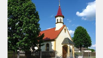Bild: Johann Pilarski
Die Ortskapelle von ist dem Heiligstes Herzen Jesu geweiht.