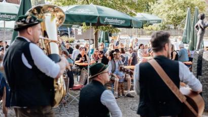 Bild: gri
Das Jubiläum des Gasthofs Dotzler wird gefeiert fast wie eine Kirwa.