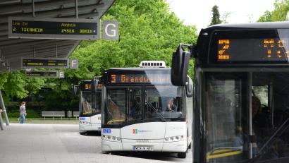 Archivbild: Petra Hartl
Bus statt Auto: Weidens Senioren können ab Januar 2024 ihren Führerschein gegen ein Jahresticket für den Bus eintauschen.