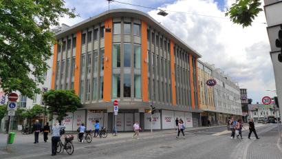 Bild: rg
"Depot" eröffnet im früheren Jockwer-Gebäude in der Sedanstraße.