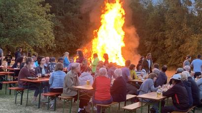 Bild: adj
Der Burschenverein in Altenstadt/WN freut sich über viele Gäste beim Johannisfeuer.