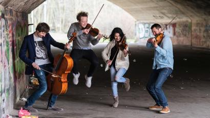 Bild: Jürgen Klieber
Vier Musiker aus vier Nationen begeistern mit dem Soundtrack ihrer Jugend.