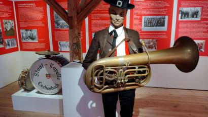 Bild: hev
Eine neue Ausstellung im "Taubnschuster" beleuchtet die Musikgeschichte in Eschenbach.