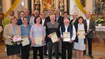 Bild: ils
De Kirchenchor St. Pankratius ehrt treue Sängerinnen und Sänger.