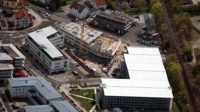 Bild: Bernd Georgi
Das Goldbeck-Parkhaus in Amberg würde sich auf den ersten Blick ideal für eine Photovoltaik-Anlage eignen. Aber nur auf den ersten Blick.