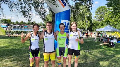 Bild: sil
Daumen hoch bei Silke Fersch, Stefan Pohlers, Gabi Keck und Franziska Keck (von links). Sie waren bei den deutschen Meisterschaften im Biathle und Triathle erfolgreich.