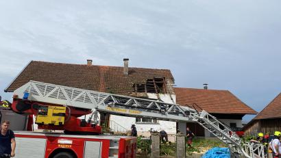 Bild: Feuerwehr Landkreis Cham
Ein kurzes, aber starkes Unwetter hat Schäden im Landkreis Cham hinterlassen.