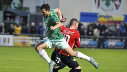 Archivbild: Hubert Ziegler
Für Giuliano Nyary (links) verlief das erste Testspiel der DJK Ammerthal extrem bitter.