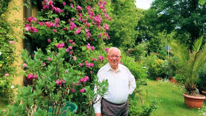 Bild: bsc
Ruhestandsgeistlicher und Blumen- und Naturfreund Siegfried Wölfel feiert am Sonntag sein Goldenes Priesterjubiläum.