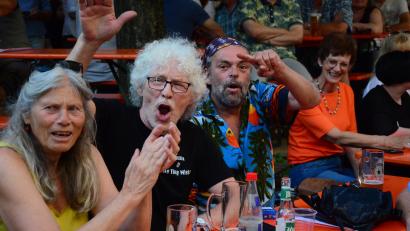 Bild: Kunz
Riesenstimmung bei den "Blue Haze" am Weiden-am-See-Platz.