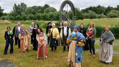 Bild: Petra Hartl
Sie üben schon mal am neuen Spielort. Im kommenden Jahr spielt die Geschichte des Winterkönigs im Landesgartenschaugelände.