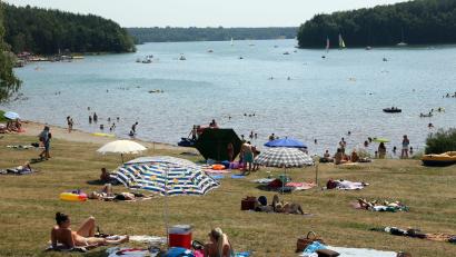 Archivbild: ggö
Der Steinberger See ist einer der touristischen Hotspots im Landkreis Schwandorf. An warmen Tagen finden sich dort auch zahlreiche Badegäste ein.