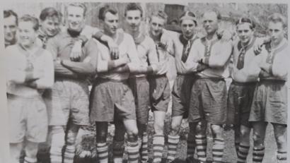 Bild: Archiv R. Schreiber/exb
1955 begannen die Fußballer mit diesem „Staraufgebot“.