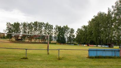 Bild: Susanne Forster
Auf dem Fußballplatz des VfB Thanhausen werden bald zwei Mähroboter unterwegs sein.