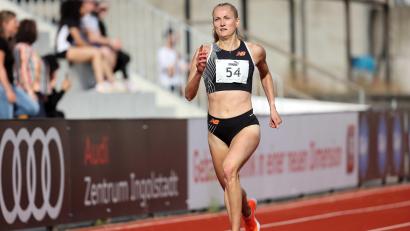 Bild: Theo Kiefner
Corinna Schwab bei einem Rennen vor knapp zwei Wochen in Ingolstadt. Derzeit macht sich bei der 24-Jährigen noch der Trainingsrückstand bemerkbar.