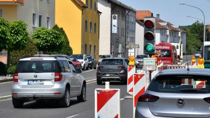 Bild: Petra Hartl
Eigentlich sollte die Baustellenampel in der Drahthammerstraße am Freitag verschwinden.