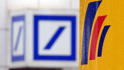 Bild: Federico Gambarini/dpa
Daten von etwa fünf Millionen Postbank-Kunden wurden Anfang April auf die gemeinsame Plattform geholt: Girokonten, Tages- und Termingeld sowie Sparprodukte. Nun folgt also der abschließende Schritt.
