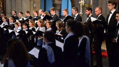 Bild: Kunz
Der Kammerchor der Hochschule für Musik Franz Liszt Weimar trägt Nikolaas Schmeers "Missa brevis" vor.