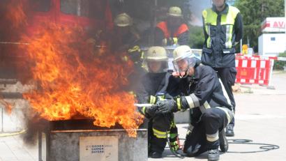Bild: FFW Eschenfelden
Die Schaumtrainerausbildung der Kreisbrandinspektion für die Feuerwehren aus Eschenfelden, Achtel, Kirchenreinbach und Edelsfeld fand in Eschenfelden statt.