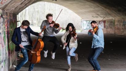 Bild: Jürgen Klieber Eventfotografie
Den Soundtrack ihrer Jugend haben die Angehörigen des Feuerbachquartetts in das Programm "Born to be Child" gepackt.