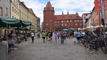Archivbild: fz
Hier am Haidplatz fiel der Mann mit dem Messer auf.