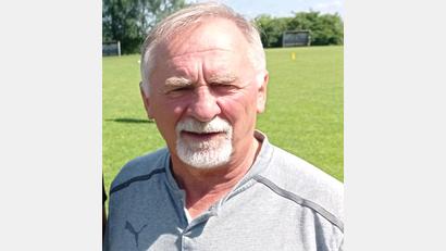 Bild: fpoz
Jürgen Hummer übernimmt als Trainer den A-Klassisten SV Poppenreuth II. Sehr zur Freude des Vorsitzenden Heribert Pickert.
