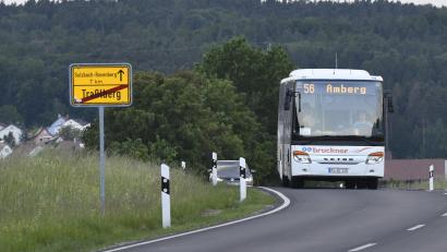 Symbolbild: Petra Hartl
Der Bus kommt! In der Oberpfalz nicht unbedingt eine Selbstverständlichkeit.