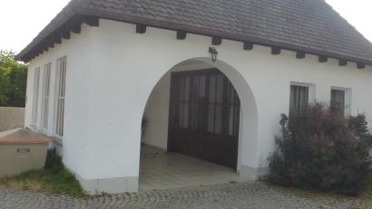 Bild: mad
Der Marktrat beschloss neue Gebühren für die Nutzung des Leichenhauses.