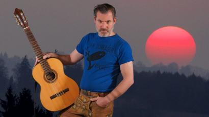 Bild: Vogelmayer/exb
Der Musik-Kabarettist Vogelmayer kommt am Sonntag, 9. Juli, nach Ensdorf.