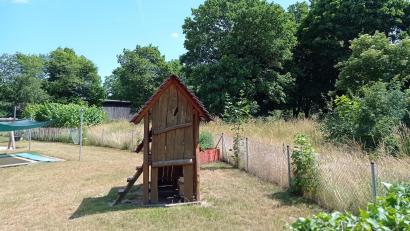 Bild: e
Die neue Schnaittenbacher Kinderkrippe soll auf einem Areal hinter dem katholischen Kindergarten St. Martin errichtet werden.