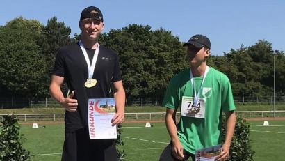 Bild: ESV Amberg
Leonard Sichelstiel (ESV Amberg, links) wurde Bayerischer Meister im Speerwerfen.