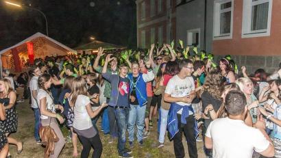 Archivbild: sml
Auch am Samstag kann die Jugend bei der "Caribbean Night" wieder so richtig abfeiern. Die Party beim Alten Schulhaus gehört seit Jahren zum Programm für "Das Fest".