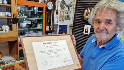 Bild: Dobler
Die Urkunde belegt, dass Heinrich Federer 1960 deutschlandweit der zweitbeste Uhrmacherlehrling bei der Zwischenprüfung war.