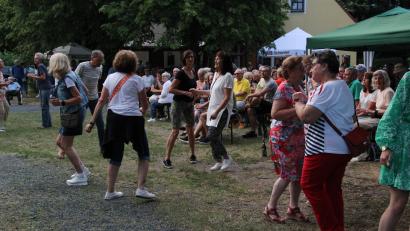 Bild: prh
Einen großen Besucherandrang erlebte die Sommerserenade in der Freizeitanlage beim Auftritt der "Church Pistols".
