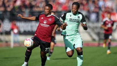 Archivbild: Daniel Karmann
Kwadwo Duah (links) will auch beim Spiel in Ammerthal für den Club treffen.