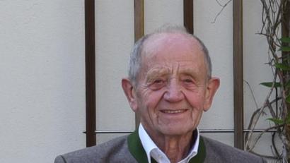 Bild: ads
Alfons Nagler ist ein begeisterter Pilger. Der Schnaittenbacher nahm über viele Jahre hinweg an der Wallfahrt von Schnaittenbach zum Amberger Mariahilfberg teil, war auch Kreuzträger.