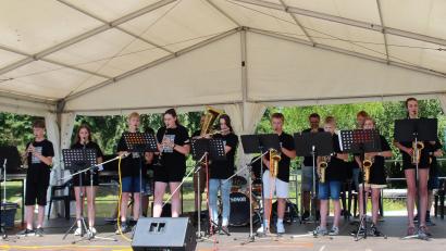 Bild: stg
Aus Kemnaths Partnerstadt Nepomuk war unter anderem eine Bläserformation der Musikschule angereist