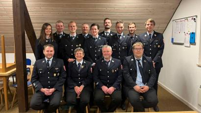 Bild: Feuerwehr Holnstein/Mittelreinbach/exb
Der neu gewählte Vorstand der Feuerwehr Holnstein/Mittelreinbach.