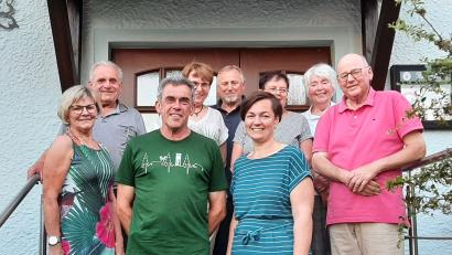 Bild: OGV Michelfeld/exb
Aufgaben im Obst- und Gartenbauverein Michelfeld übernehmen (von links ,vorne) Marga Lindner, Uli Deinzer, Katrin Kroher, Wenzel Voh, (hinten von links) Johann Schmiedl, Gertrud Schalanda, Christian Maier, Maria Lord und Gerti Zinner. Es fehlt Brigitte Kormann.