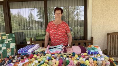 Bild: mzi
Gehäkelte Kraken, gestrickte Decken und Söckchen: Waltraut Schusters gesammelte Werke für die Frühchen-Station.