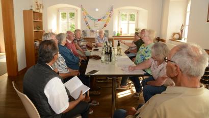 Bild: bey
Nur noch ein kleiner Kreis traf sich zur Jahreshauptversammlung des KAB-Ortsverbandes um die Auflösung zu beschließen.