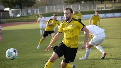 Archivbild: Andreas Brückmann
In der abgelaufenen Saison war Dennis Kramer mit seinen 16 Treffern für den FC Amberg einer der besten Torschützen in der Landesliga Mitte. In der neuen Saison ist der 30-Jährige Spielertrainer beim Kreisliga-Aufsteiger SV Köfering.