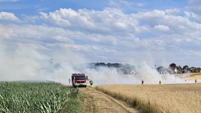 Bild: Kreisbrandinspektion Amberg-Sulzbach
Am Dienstag brannten in Gärmersdorf bei Kümmersbruck rund 2.500 Quadratmeter Getreidefeld.